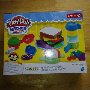 Brand new Play-Doh kitchen creations age 3+
